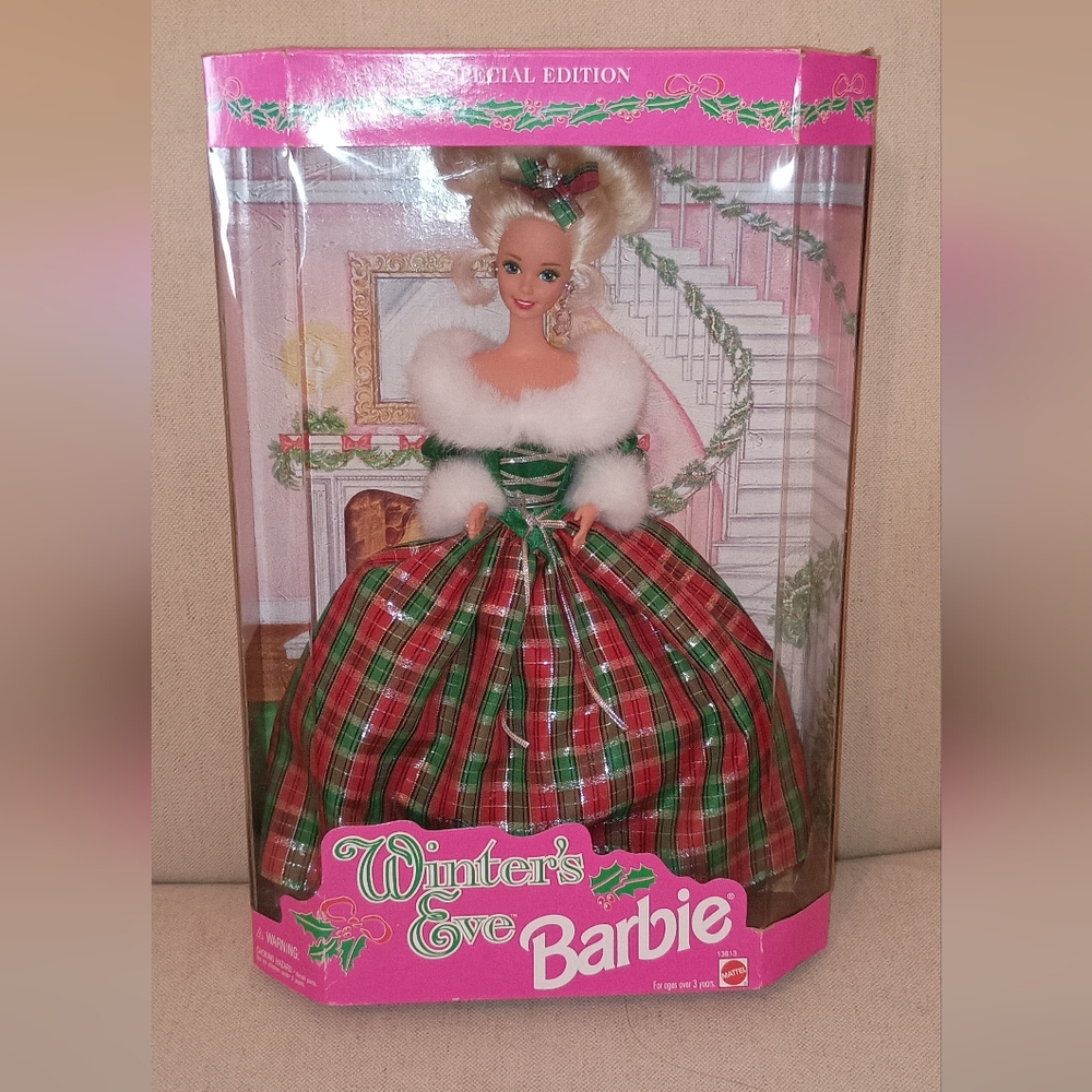 Barbie Winter's Eve 1994 Red Green Tafffa Red Dress NWT